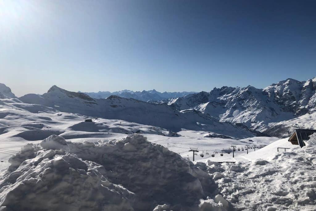 Piccolo Paradiso In Centro Cervinia ブレウイル・チェルヴィナイア エクステリア 写真